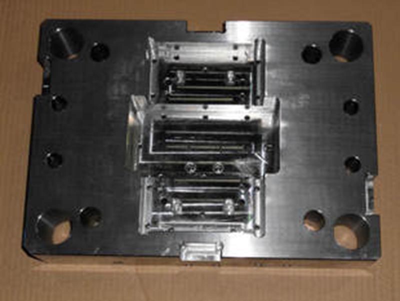 西固精密塑料模-06